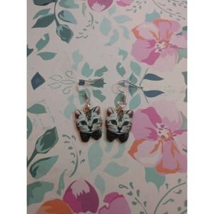 Cat in bowtie hanging earrings kawaii